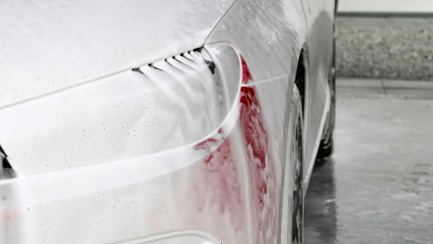 Foamed Red Vehicle Exterior Car Detailing
