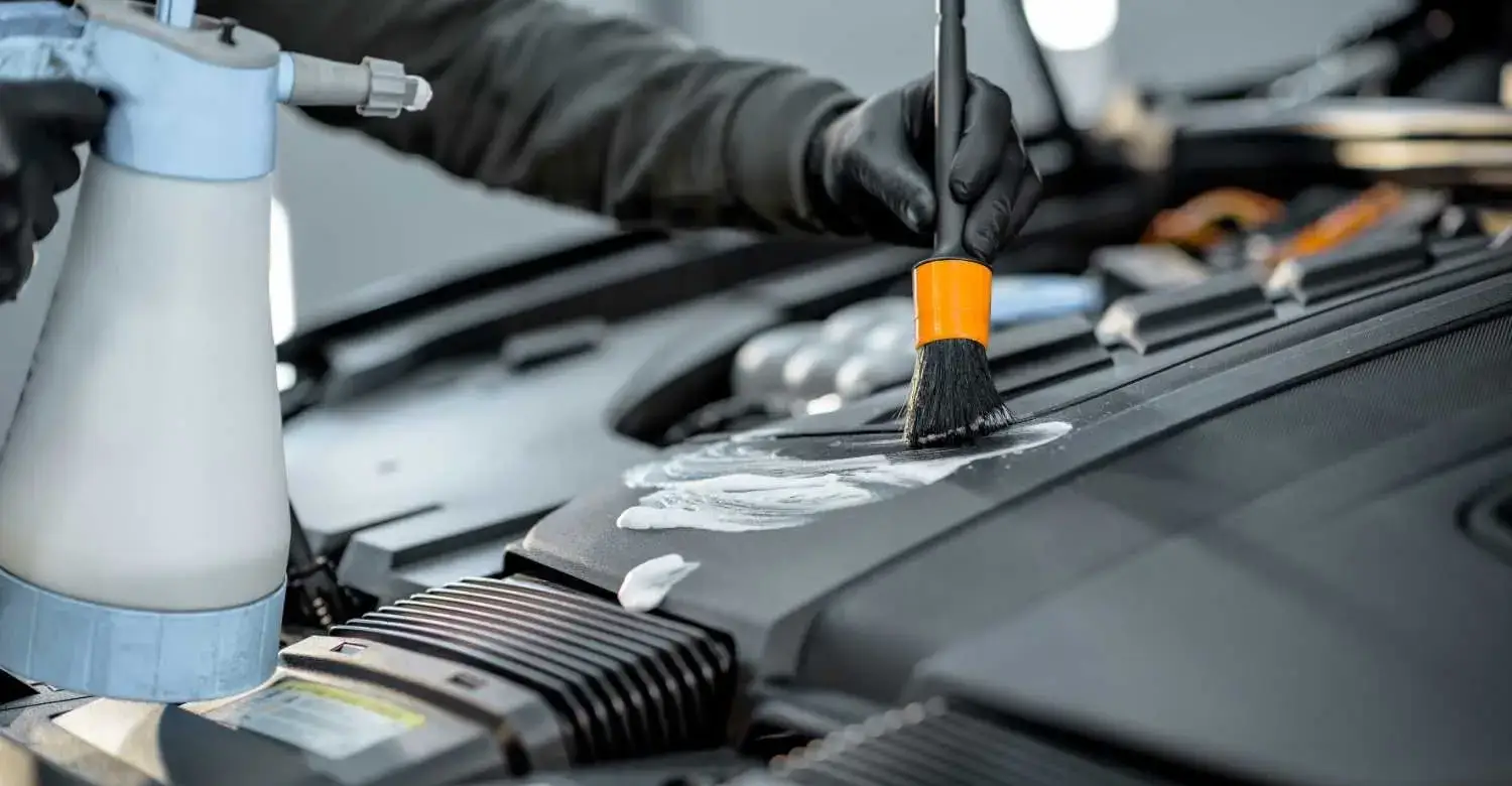 How to detail an engine bay Scrubbing Engine Bay